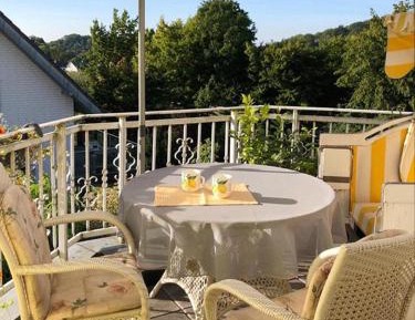 One-Bedroom Apartment with Shower