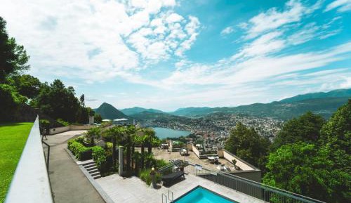 Apartment with Lake View