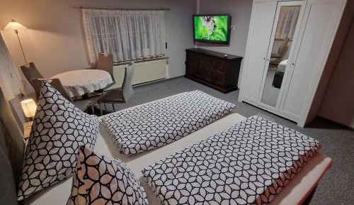 One-Bedroom Apartment with Shower