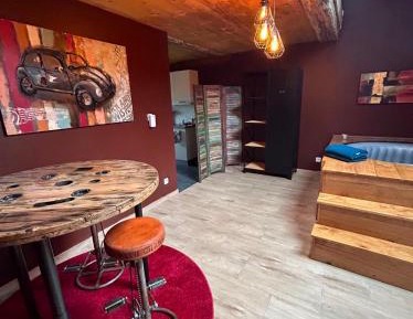 One-Bedroom Apartment - Non-Smoking