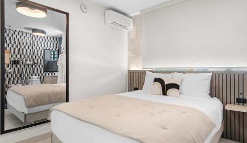 Standard Queen Room