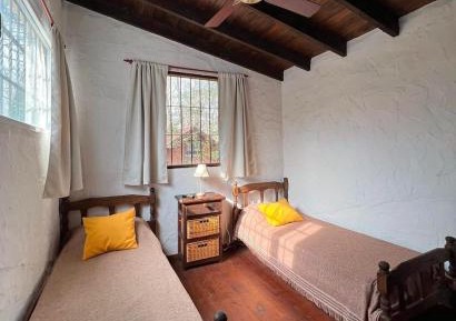 Bungalow (6 Adults)