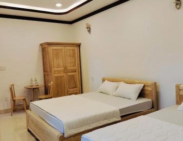 Quadruple Room with Private Bathroom