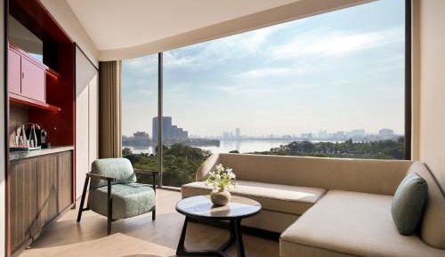 1 Bedroom Suite 1 King