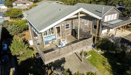 Four-Bedroom Holiday Home