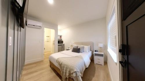Deluxe Studio
