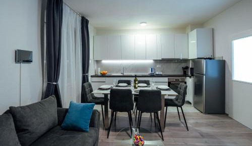 Three-Bedroom Deluxe Apartment