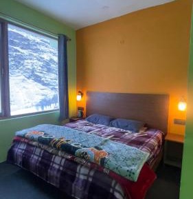 Double or Twin Room with Mountain View