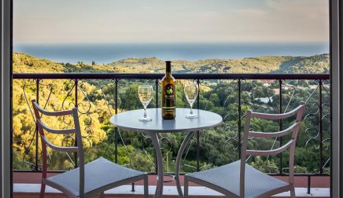 Deluxe Double Room with Balcony and Sea View