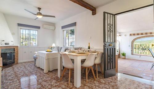 Three-Bedroom Holiday Home 