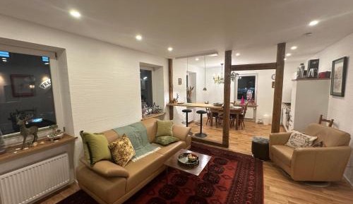 One-Bedroom Apartment with Shower