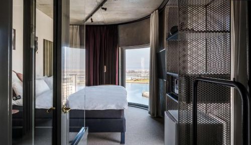 Deluxe King Room with Ocean View