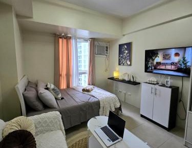 Studio with Pool View
