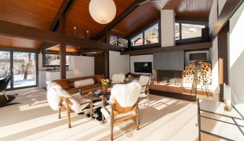 Four-Bedroom Loft Apartment