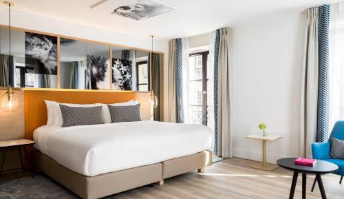 Parisian Corner Suite with Breakfast