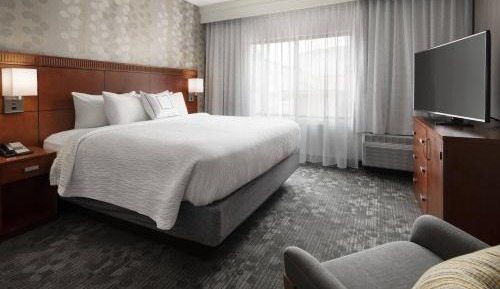 One-Bedroom King Suite