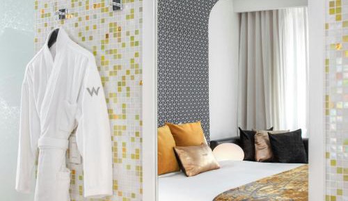 One-Bedroom Supreme Junior King Suite in Loft