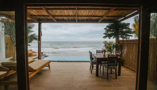 Villa - Beach Front