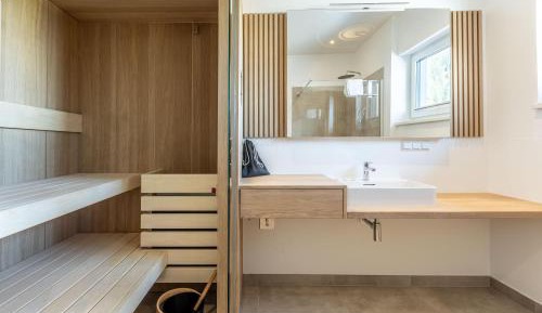 Suite with Shower