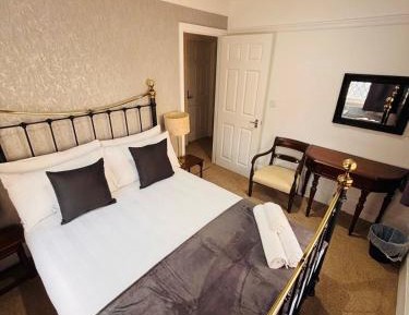 Deluxe Double Room with Shower