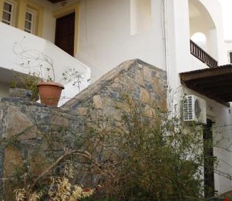 One-Bedroom Apartment (2 Adults + 2 Children)