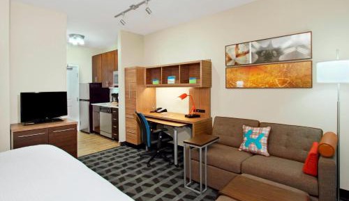 King Studio with Sofa Bed - Hearing Accessible