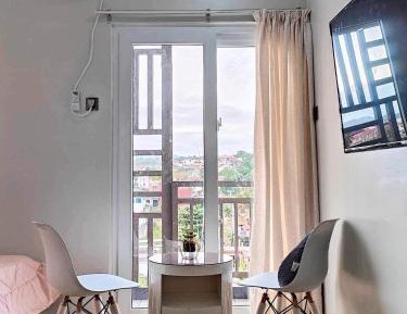 Studio with Mountain View