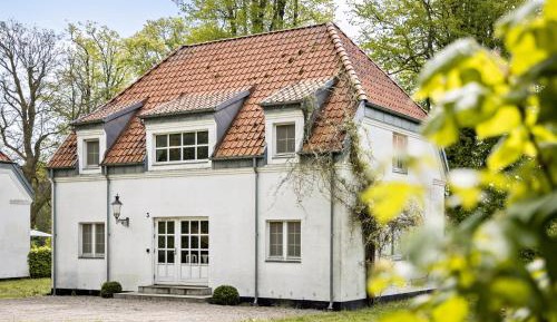 Five-Bedroom Holiday Home