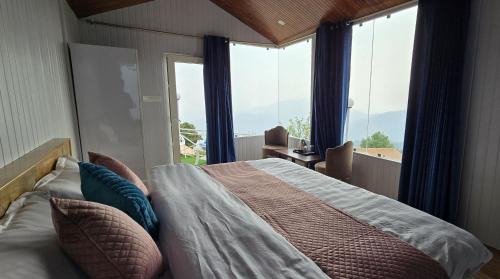 King Room with Mountain View