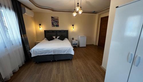 Family Room with Garden View