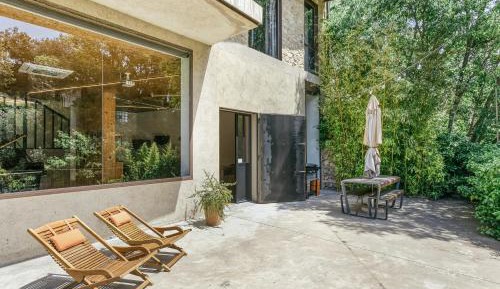 Superior One-Bedroom Apartment