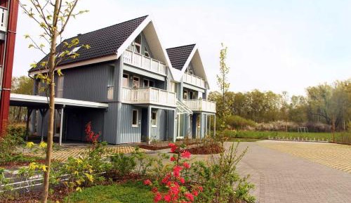 Apartment with Lake View