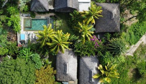 Bungalow with Garden View
