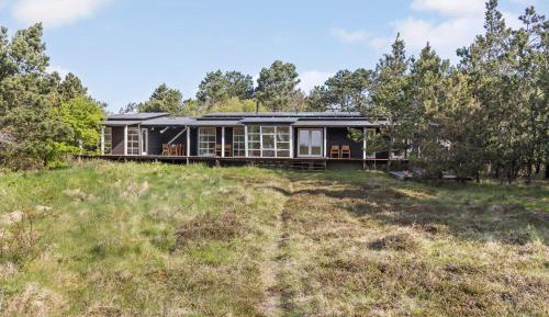 Three-Bedroom Holiday Home 