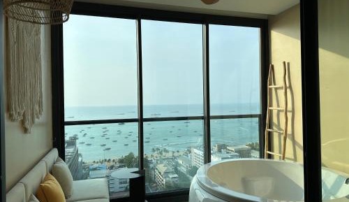 Deluxe Double Room with Balcony and Sea View