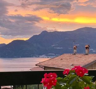 Apartment with Lake View