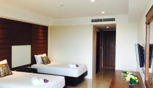 Standard Twin Room (Free Round Trip Airport Transfer)