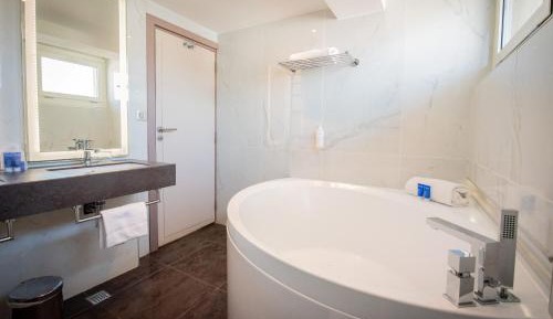 Suite (4 Adults)