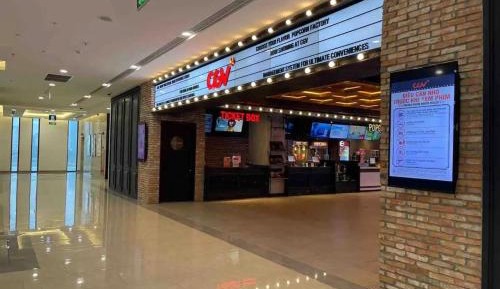 One-Bedroom Apartment with City View