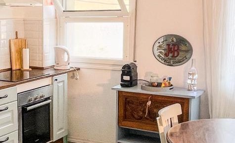 One-Bedroom Apartment with Balcony