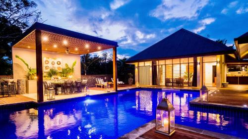 Deluxe Double or Twin Room with Pool Access
