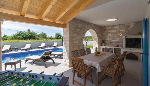 Four-Bedroom Holiday Home