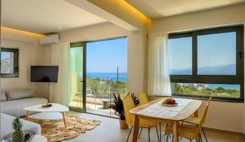 Crown Suite w Shared Pool