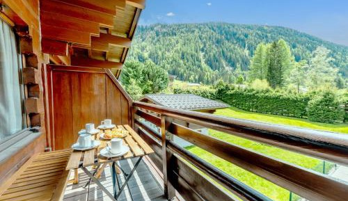 Apartment with Balcony