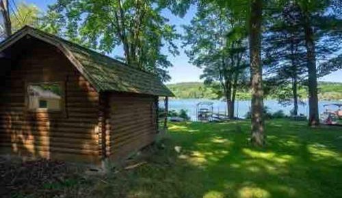 Four-Bedroom Holiday Home