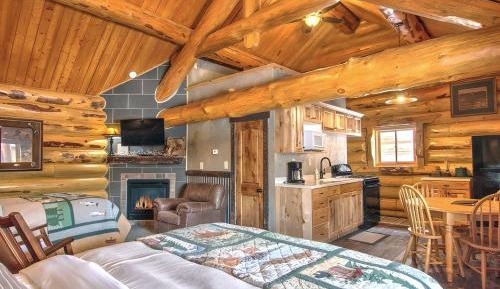 One-Bedroom Cabin (Not Pet Friendly)