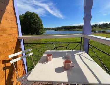 Bungalow - Water Front 