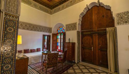 Royal Suite (2 Adults + 1 Child)