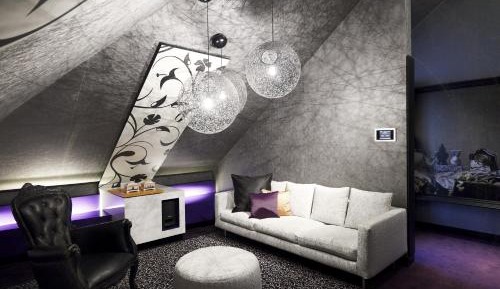 Opera Suite with King Bed - Corner Suite