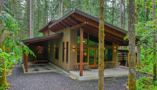 Three-Bedroom Holiday Home 